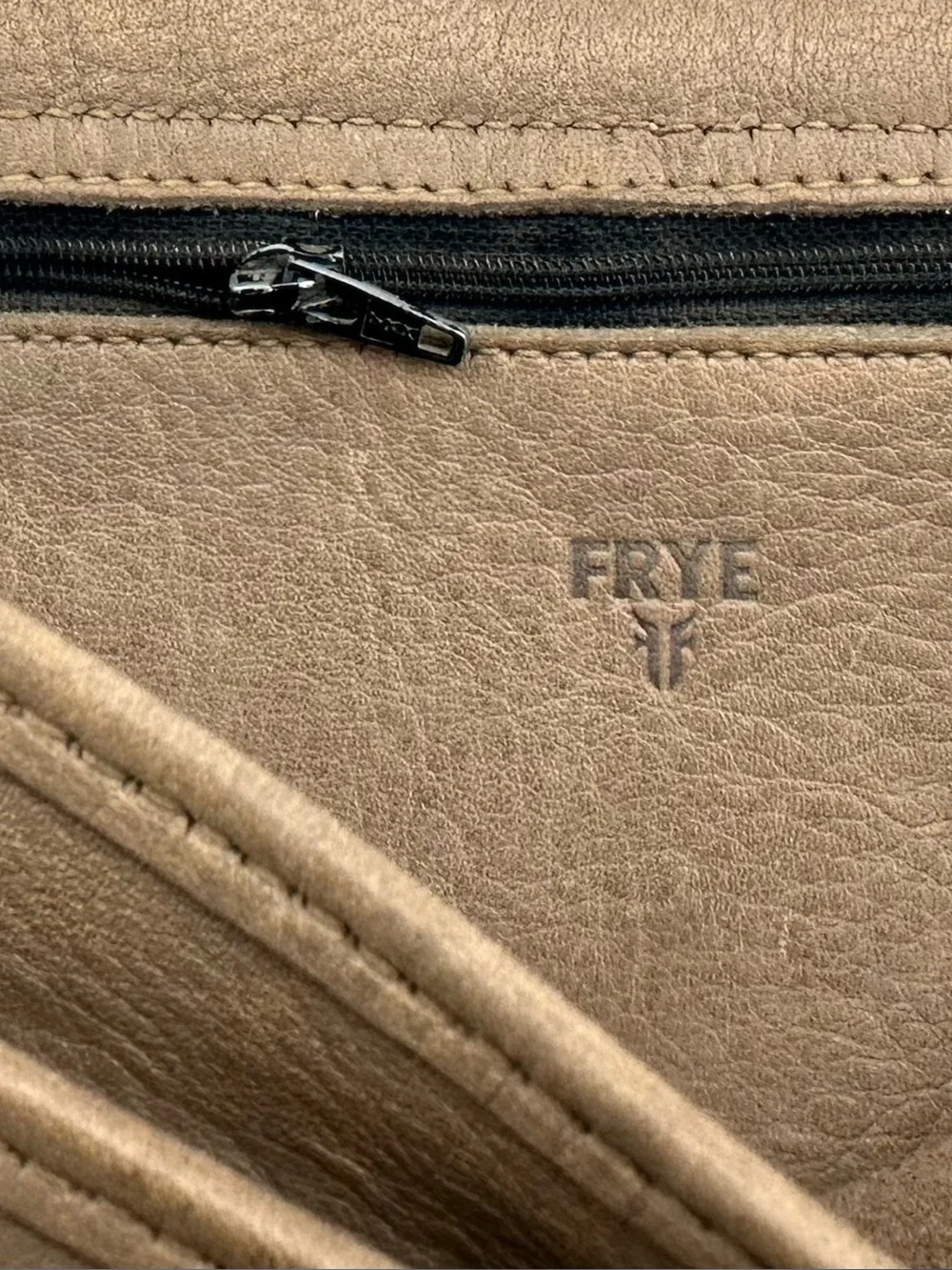 Frye Vintage Leather Messenger Crossbody Buckle Flap Bag Purse Distressed Tan